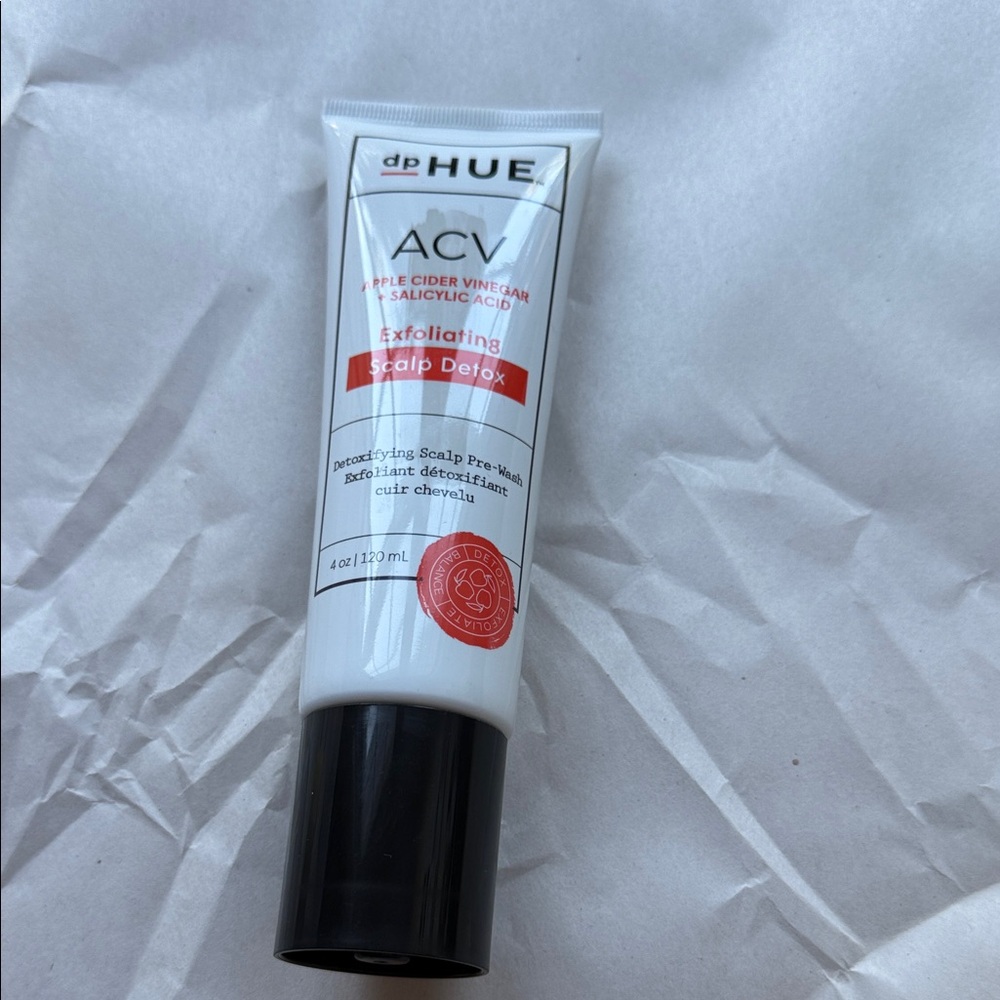 dpHUE ACV Exfoliating Scalp Detox - Black and White